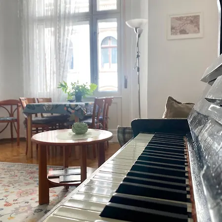 Apartment Sunny Near The Castle *