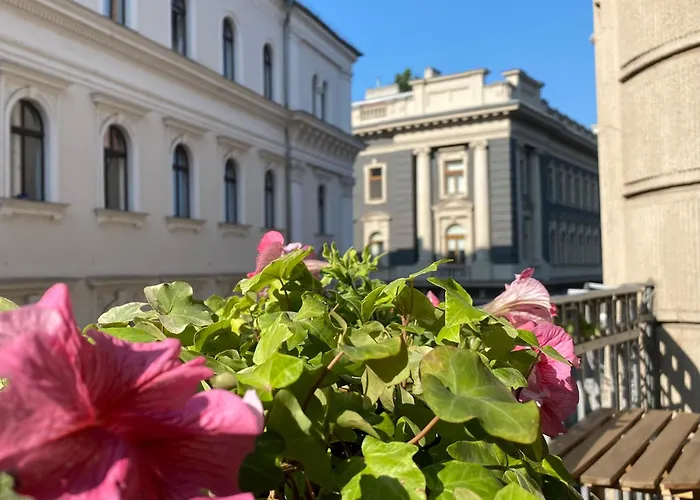 Sunny Near The Castle * Budapešť
